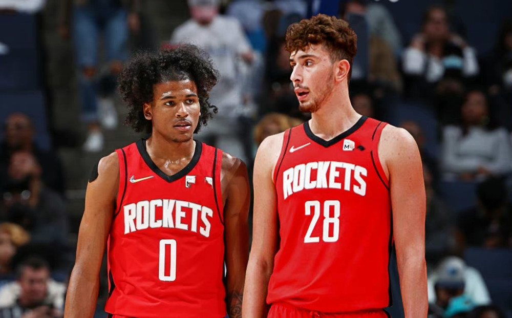 弱侧站位更 弱侧站位更